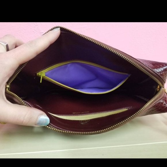 KORET SUEDE PURSE VINTAGE RED BURGUNDY 80S FAUX SNAKESKIN RETRO CHIC GOLD 70S - Picture 8 of 9